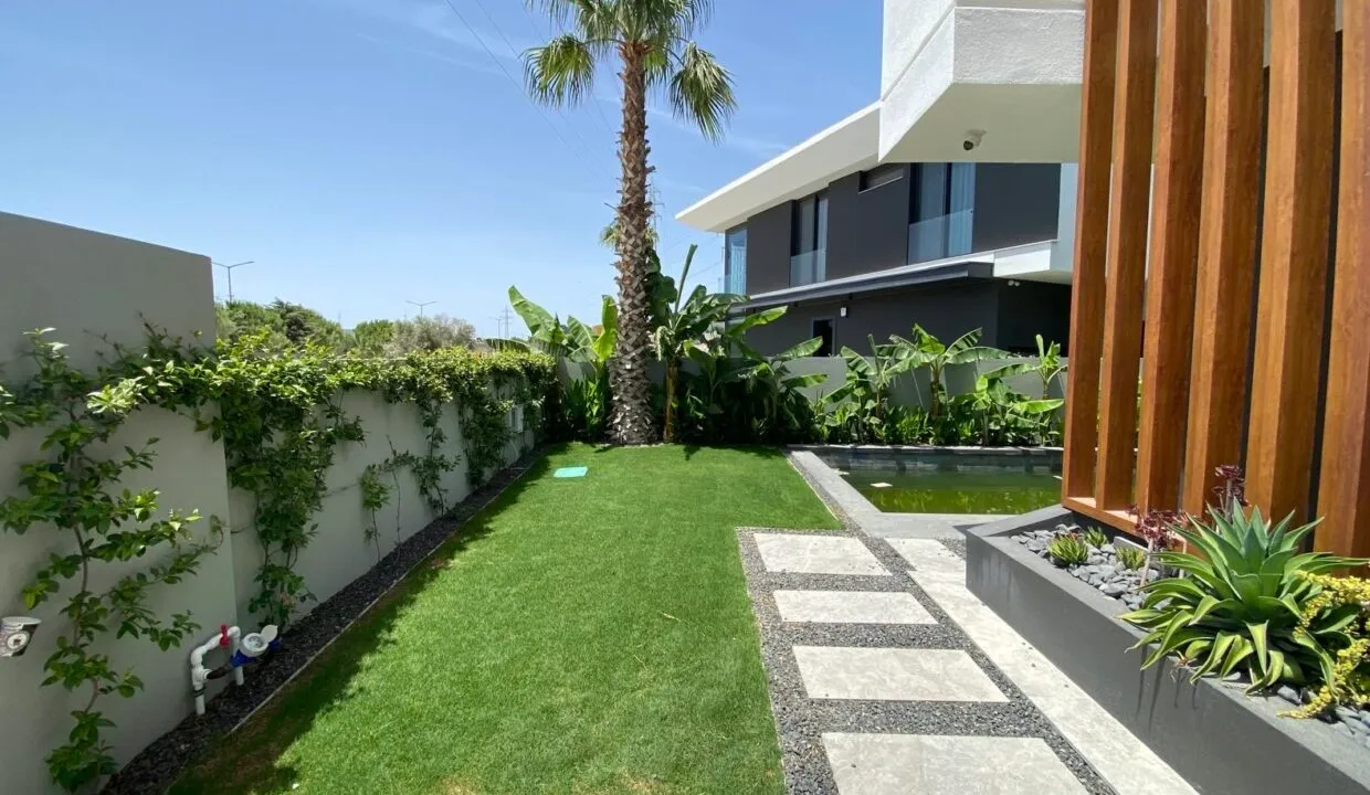 b0718efe-79c3-4315-bc4a-64cc50e17047